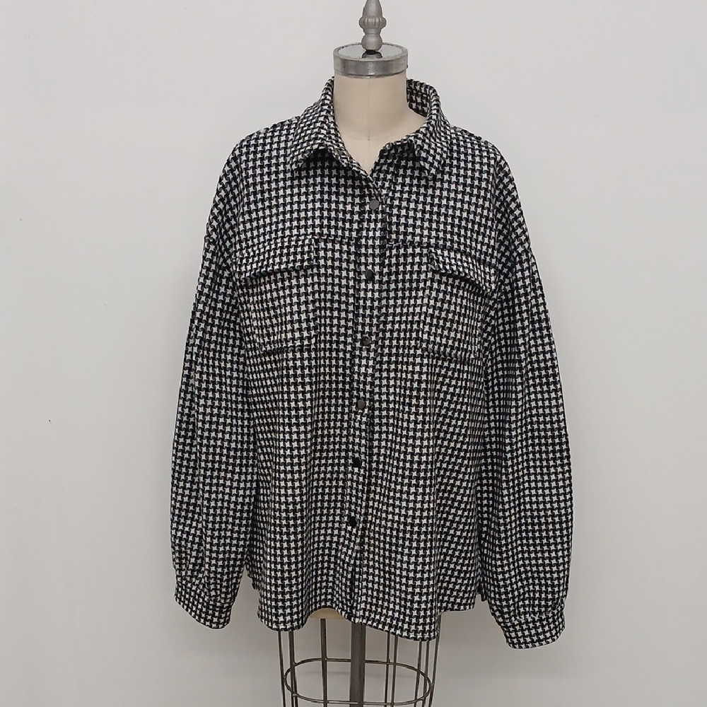 Shinestar Black and White Star Pattern Shacket Size XL